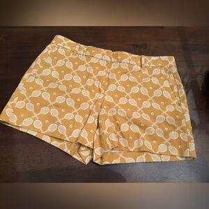 NWOT Ann Taylor Sz 8 Mustard Devin City Fit Shorts with a tennis racket pattern